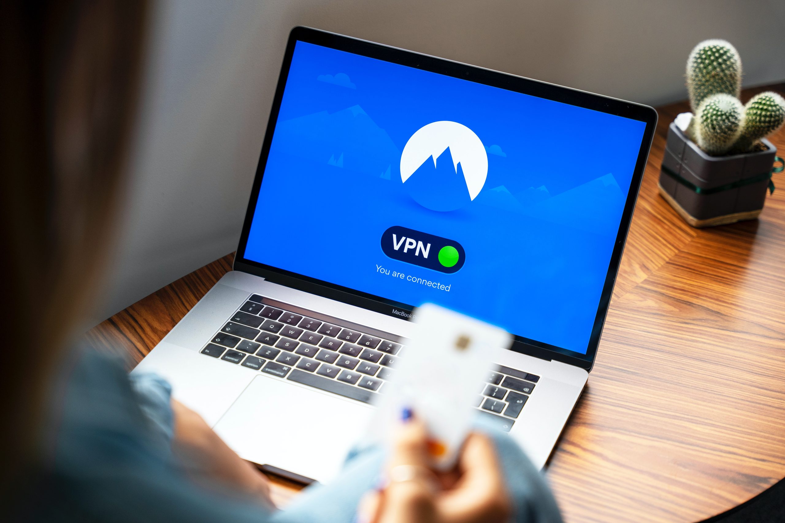 سلبيات استخدام VPN مجاني